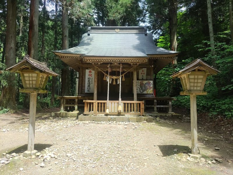 黄金山神社の境内。静謐な空気に包まれていた